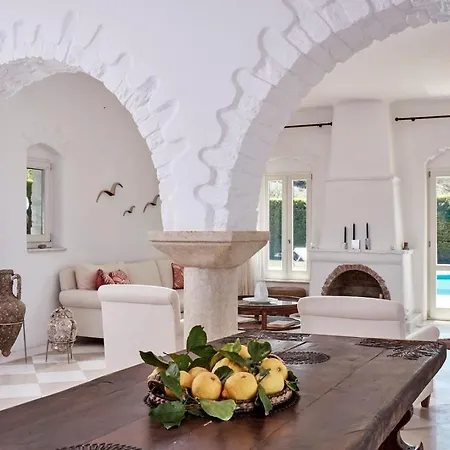 Paros Sleeps 10 Pool Air Con Wifi T478599